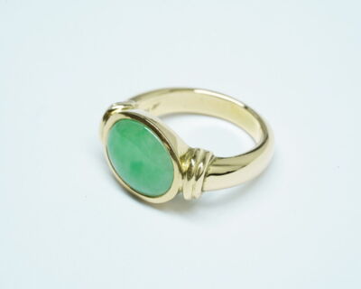 Second Hand Schmuck - Fingerring 18k Gelbgold mit Jade Cabuchon